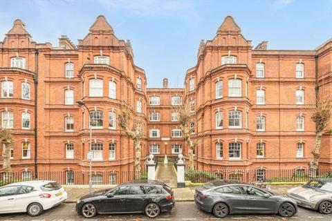 2 bedroom flat to rent, Queen's Club Gardens, London W14