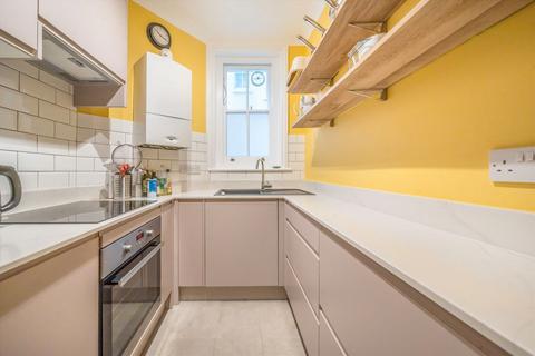2 bedroom flat to rent, Queen's Club Gardens, London W14