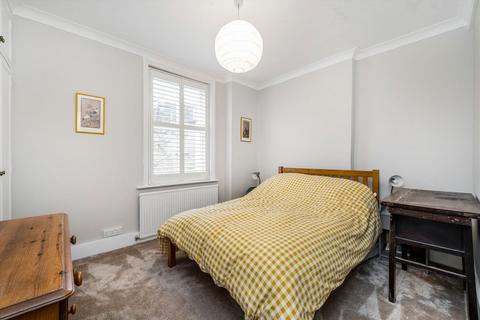 2 bedroom flat to rent, Queen's Club Gardens, London W14