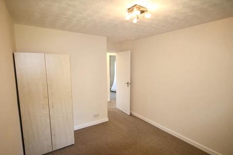 2 bedroom flat for sale, 27 Winchester Court, London Road, High Wycombe, HP11