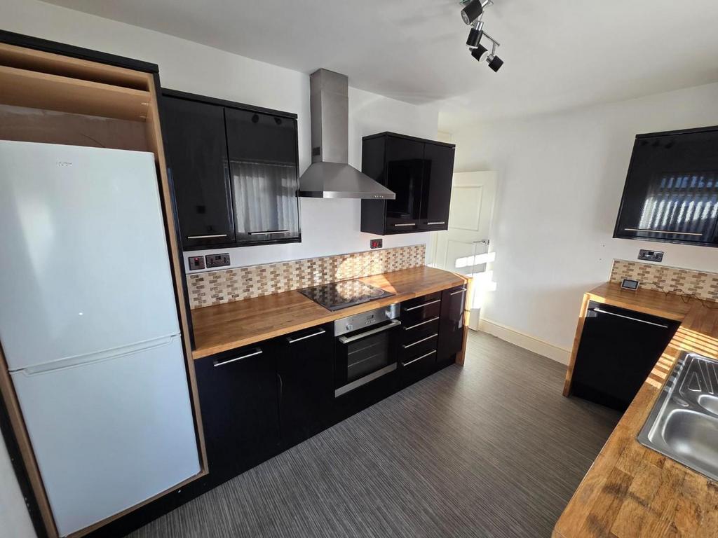Kitchen - 1.jpg