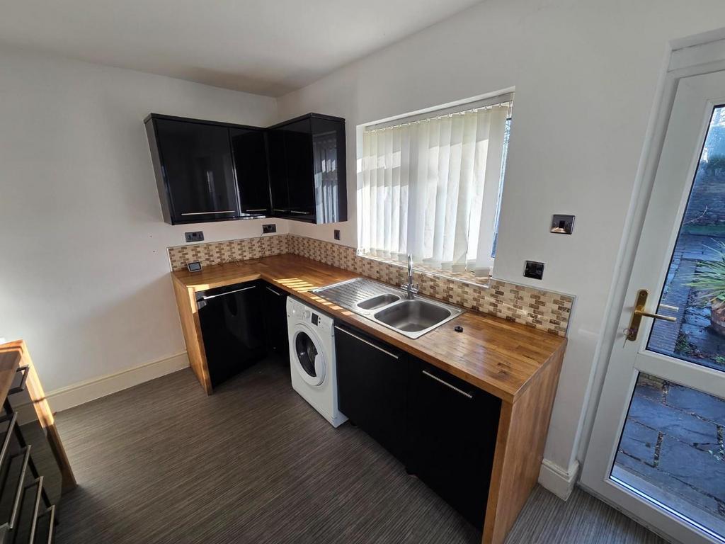 Kitchen - 2.jpg