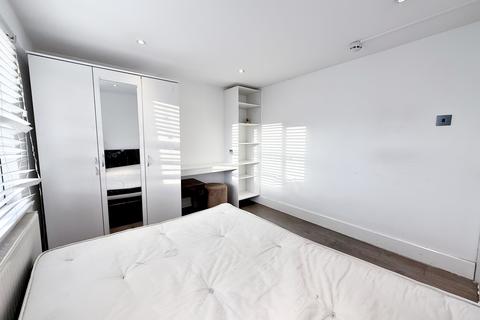 House share to rent, Westbrook Road, Hounslow, TW5
