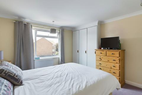 2 bedroom flat for sale, Rydal Way, Ruislip, HA4