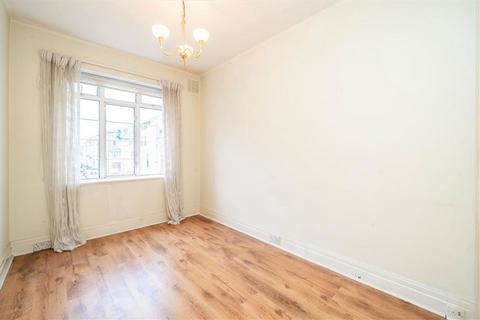 3 bedroom flat to rent, Barons Keep, London W14