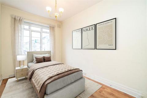 3 bedroom flat to rent, Barons Keep, London W14