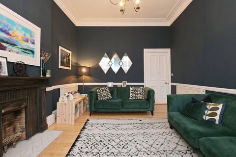 3 bedroom flat for sale, 2F2, 30 Hillside Crescent, Hillside, Edinburgh, EH7 5EF