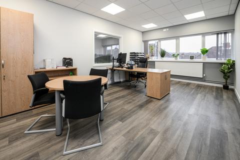 Office to rent, 117 Queen St Gateshead NE8 2UA