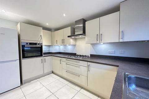 undefined, Chineham, Basingstoke