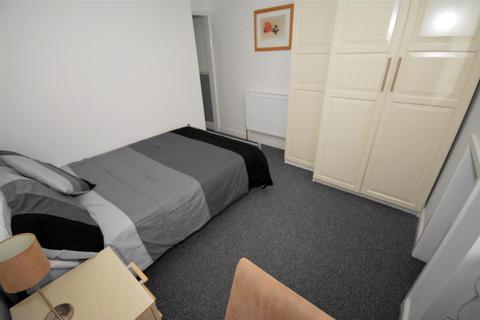 undefined, 67 Ferry Road, Grangetown, CF11