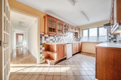 3 bedroom detached bungalow for sale, Lyneham Road, Chipping Norton
