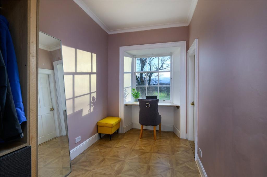 Dressing Rm/Office