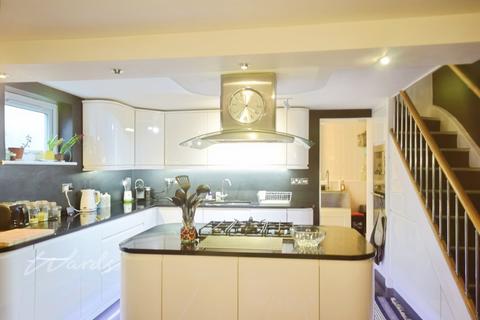 3 bedroom terraced house to rent, Kent Place Ramsgate CT11