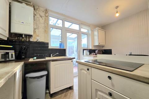 2 bedroom terraced house for sale, Lime Grove, Blackfen, DA15