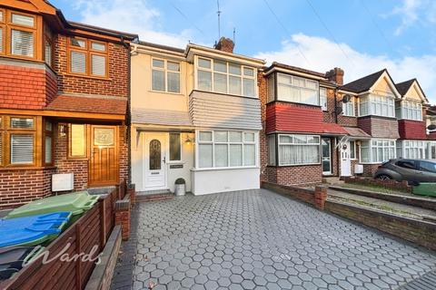 3 bedroom terraced house to rent, Highmead London SE18