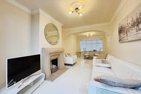 3 bedroom terraced house to rent, Highmead London SE18