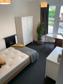 5 bedroom terraced house to rent, Staple Hill Road