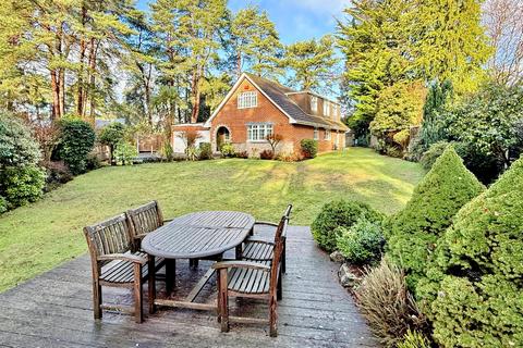 Ashley Drive South, Ashley Heath, BH24
