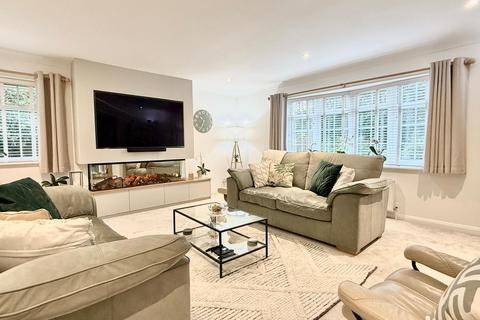 4 bedroom detached house for sale, Ashley Drive South, Ashley Heath, BH24 2JP