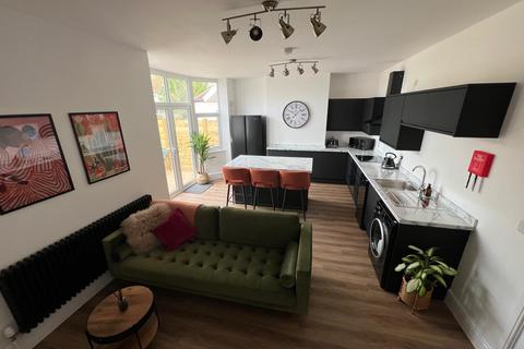 5 bedroom terraced house to rent, Staple Hill Road, BS16