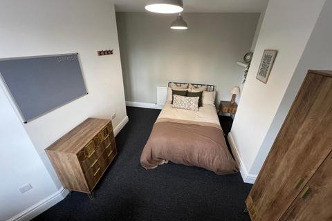 5 bedroom terraced house to rent, Staple Hill Road, BS16