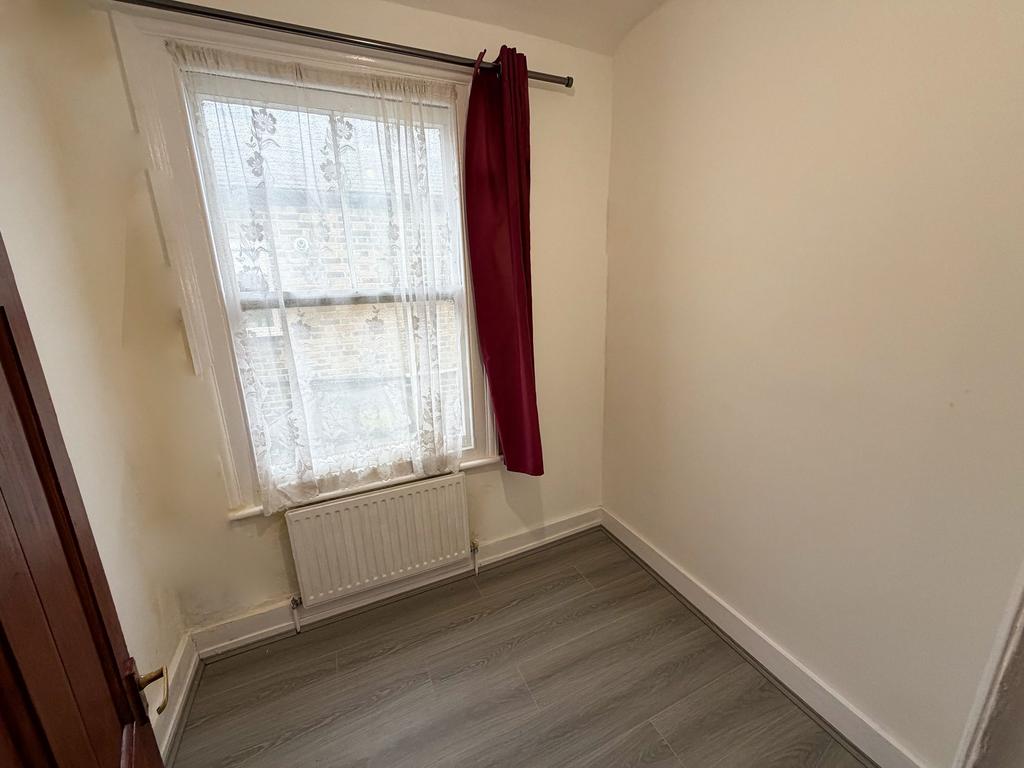 High Rd Leytonstone E11