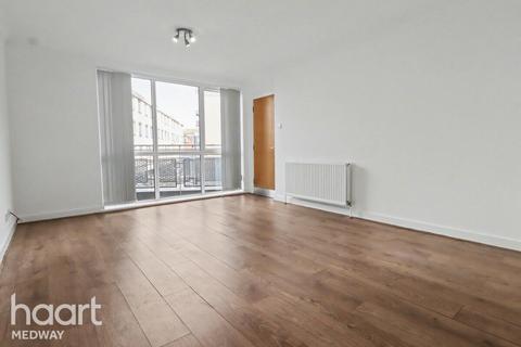 2 bedroom apartment to rent, Valetta Way, ROCHESTER