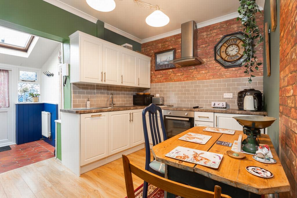 Kitchen/dining rm