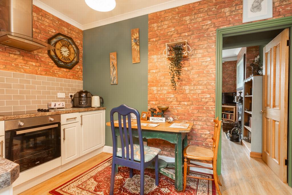 Kitchen/dining rm