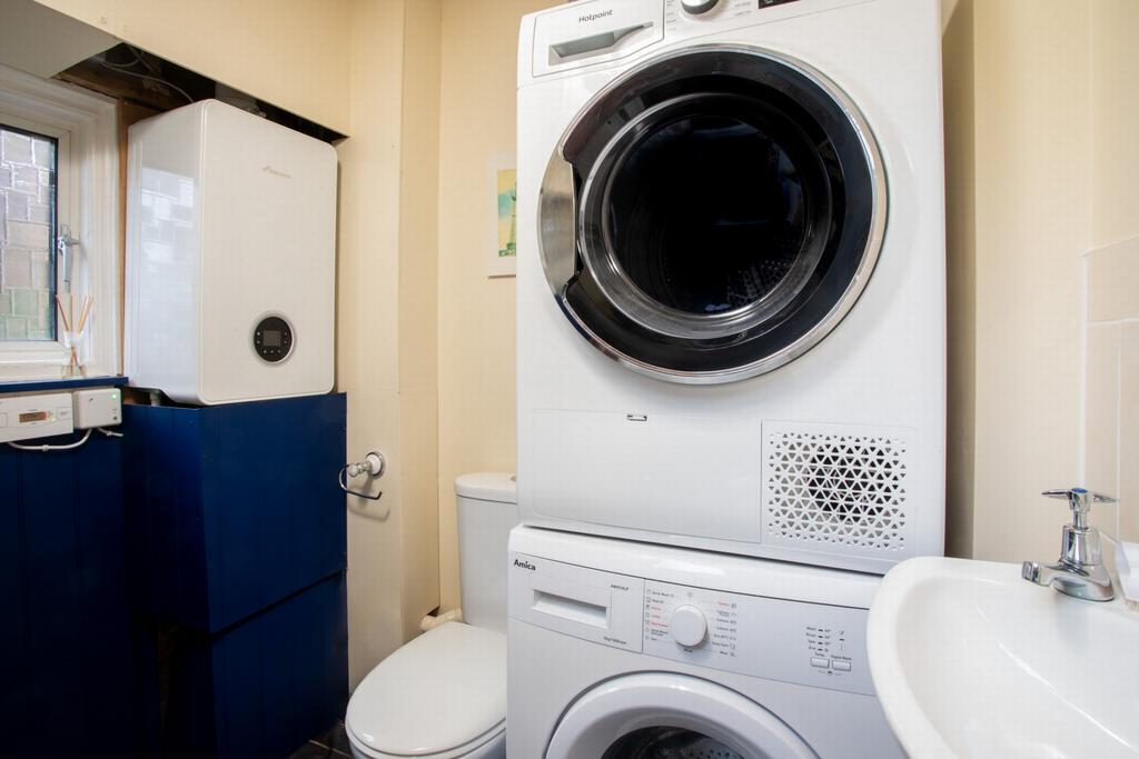 Utility/cloakroom