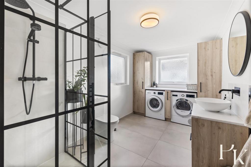 Shower Room/Utility