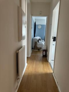 3 bedroom terraced house to rent, Vallance Road, London E1