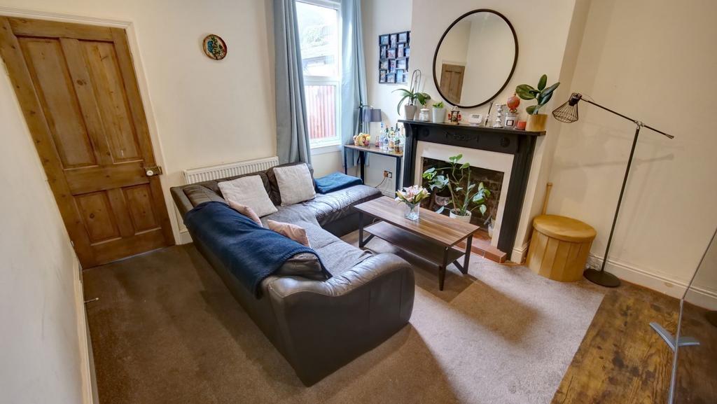 Middle Reception room