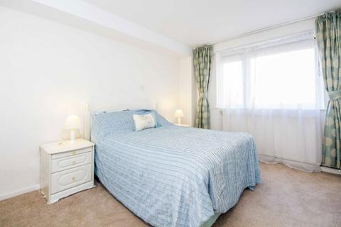 2 bedroom flat to rent, Boundary Road, London NW8
