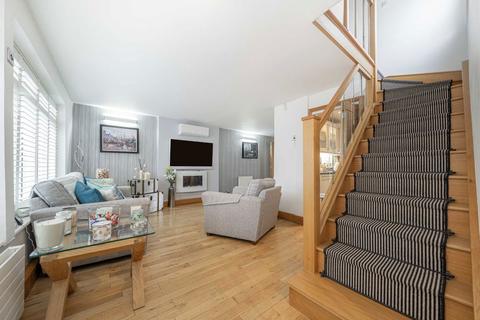 3 bedroom detached house for sale, Bramwell Close, Sunbury-On-Thames TW16