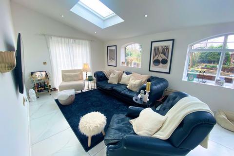 3 bedroom detached house for sale, Barton Villas, Eccles, M30