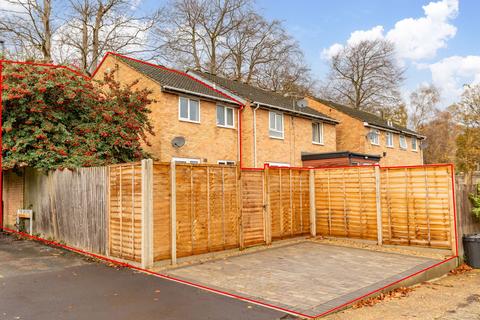 undefined, The Grooms, Crawley RH10