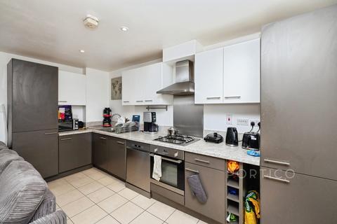 1 bedroom flat to rent, St. Georges Grove, London, SW17