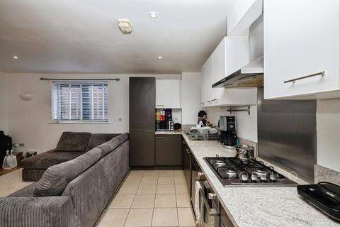 1 bedroom flat to rent, St. Georges Grove, London, SW17