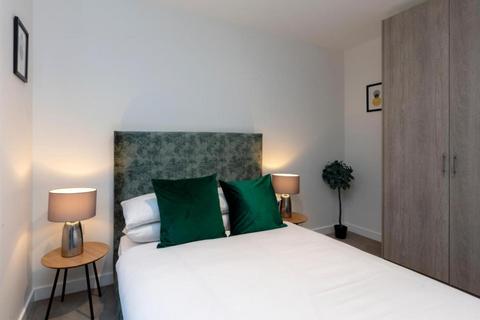 2 bedroom flat to rent, 94 Frobisher Road, London N8