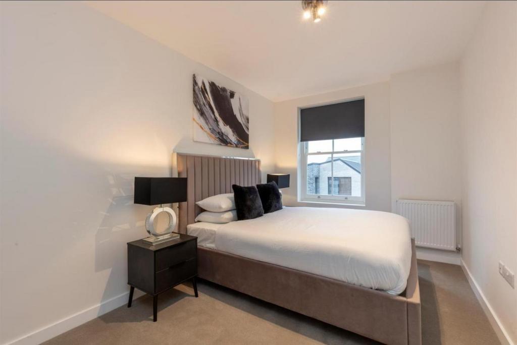 Flat 8 Pictures (1).jpg