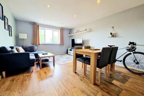 2 bedroom flat to rent, Oak Bank, Bury New Road, Prestwich
