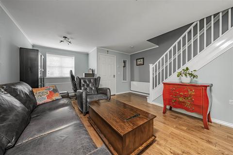 3 bedroom terraced house for sale, Eltham Avenue, Cippenham