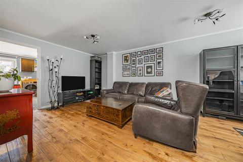 3 bedroom terraced house for sale, Eltham Avenue, Cippenham