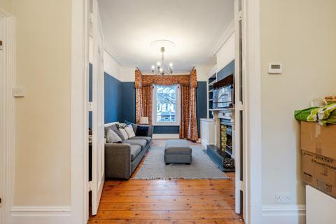 4 bedroom flat to rent, Foyle Road London SE3