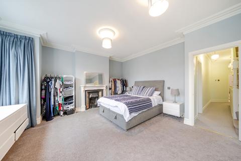 4 bedroom flat to rent, Foyle Road London SE3