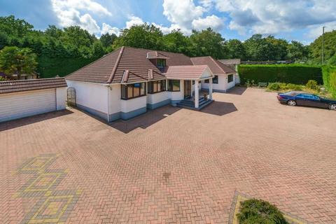 5 bedroom bungalow to rent, London Road, Bagshot GU19