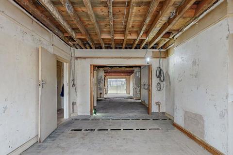 3 bedroom detached house for sale, Cheyneys Avenue, Edgware, Middlesex, HA8 6SE
