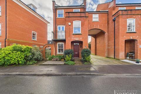 4 bedroom link detached house for sale, Rockbourne Road, Hook RG27
