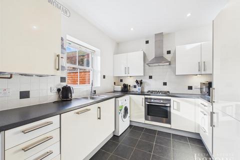 4 bedroom link detached house for sale, Rockbourne Road, Hook RG27